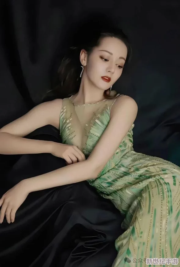 迪丽热巴小黄片：展现了她的多面魅力与演技，令人惊艳不已！