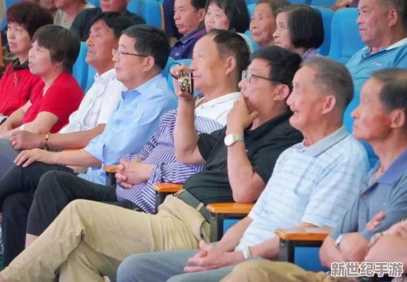 闭门一家亲吕红合家欢一起来，温馨家庭聚会共度美好时光，分享快乐与幸福的瞬间