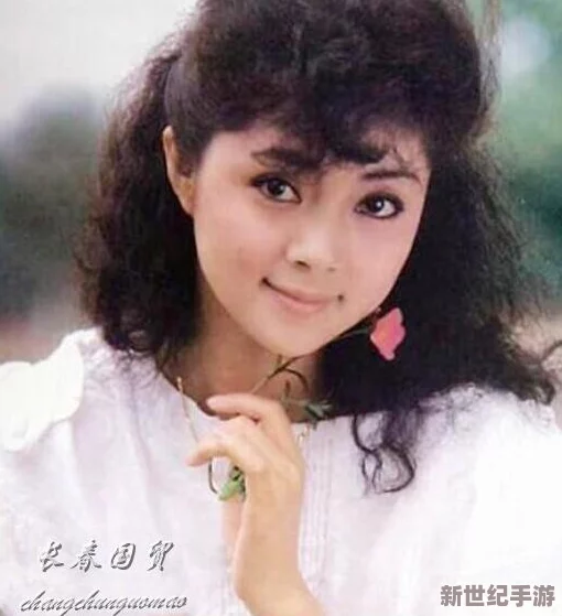 日本XXXXXXX：明星恋情曝光，背后隐藏的秘密让人震惊，网友热议纷纷！