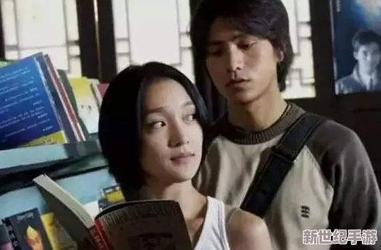 把坤放进女生的桃里的游戏，带你体验一场奇妙而搞笑的互动冒险，感受青春与友情的碰撞