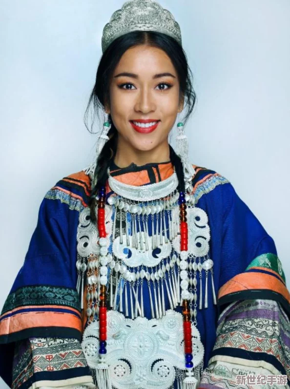 欧美颜麝：最新曝光的明星俬密视频引发热议，网友们纷纷猜测背后真相与参与者身份！