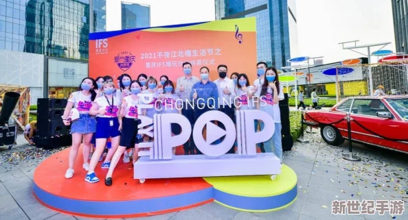 YHLNG发布萌白酱圣诞节定制，带你感受节日的温馨与欢乐氛围