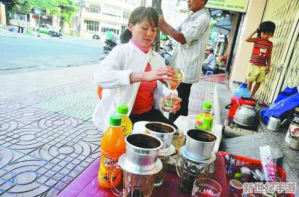 往小洞里放水果榨果汁会怎样：探讨小孔榨汁的原理与对汁液品质的影响分析