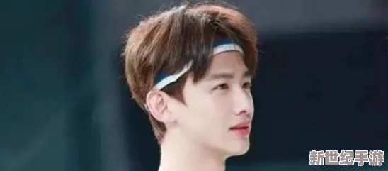 黑科网 今日女尤：某男星被曝与经纪人热恋，绯闻女友崩溃发声揭真相