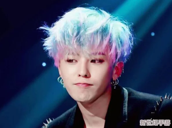 x姓女rapper引发热议，网友纷纷表达对其音乐风格和个人形象的看法，讨论她在嘻哈圈中的影响力