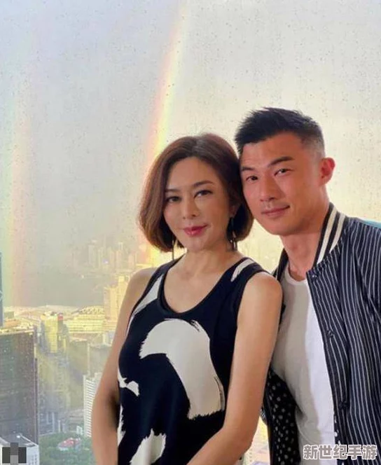 把男生的坤坤放进女生的坤坤里，网友猜测两人关系曝光！