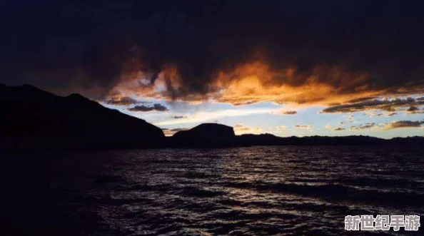 暗夜晨曦之旅：暗黑黎明风景与你共绘旅途绮丽画卷