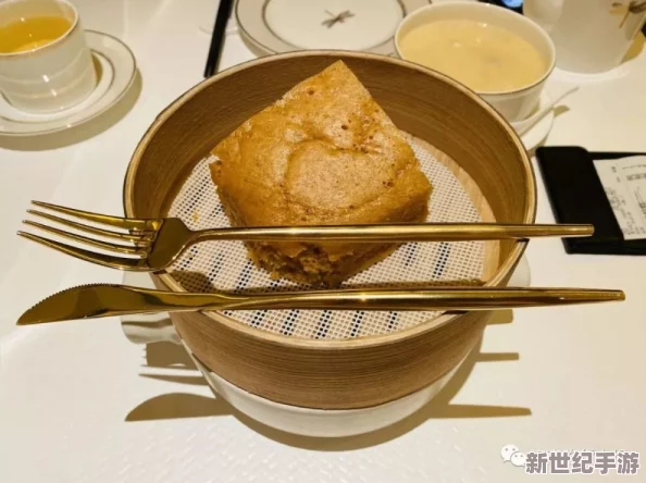 闺女互吃小头头，亲密互动引发网友热议，背后隐藏的友谊故事令人感动不已