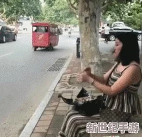 三个人在公交车玩我一个人，乘客目睹奇特场景引发热议与讨论