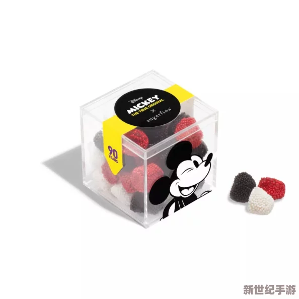 男孩被改造成女性乳胶皮套，家长和社会对此现象的反应引发广泛讨论与关注