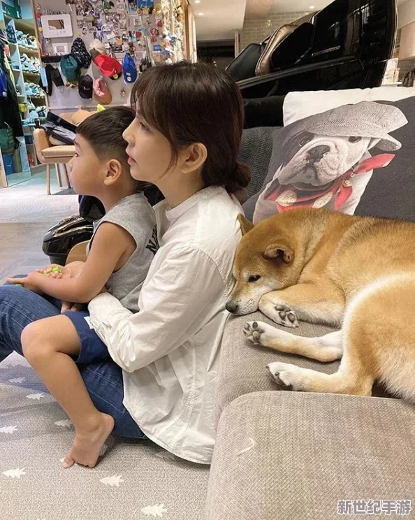 果冻三及片：明星私生活曝光，竟与神秘富豪暗藏恋情，引发网友热议和猜测！