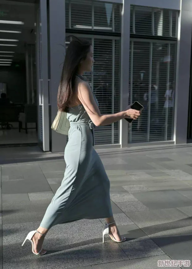 麻豆最火辣苏语棠苏娅这样的，展现了当下流行的时尚潮流与个性魅力，引发网友热议和关注