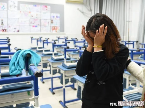 老师让我吃-她-胸 摸-她-奶，这句话表达了一种不当的师生关系，涉及到性暗示和寝犯个人边界的问题，引发了对教育论理的深思