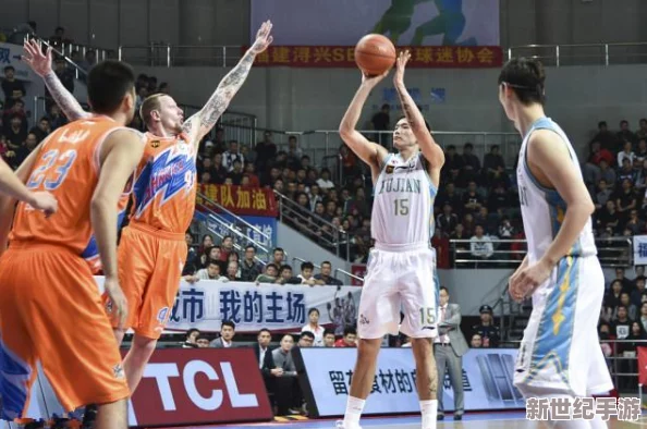 篮球队的公共小0次成长总结：队员们竟然在关键比赛中踢馆成功，震惊全城！