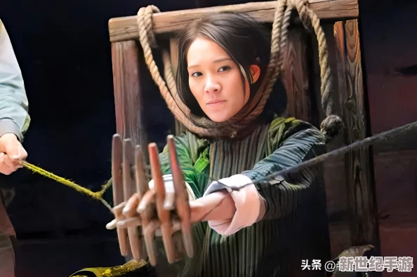 老太婆造逼，惊天内幕曝光：竟然是一场针对年轻人的阴谋，震惊社会各界！