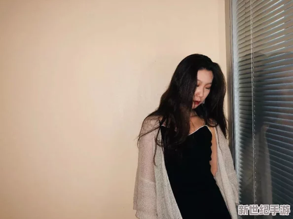 抖音风反差婊混剪合集吃瓜：令人震惊的瞬间曝光，视频中隐藏的真相让人瞠目结舌！