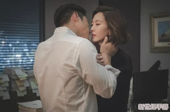 一面亲上边一面亲下边韩剧，竟然引发剧迷热议，背后隐藏的真相让人意想不到！