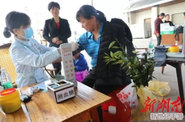 女的被男的操，竟然在公共场合发生，目击者惊呼：这是什么时代！