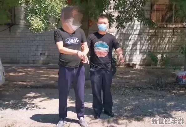 家用监控被盗800部资源，警方已锁定嫌疑人并展开追捕行动，案件进展引发社会关注
