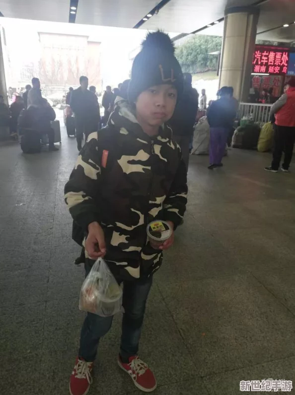 温热的大手在身上游走,一个挺身，目击者惊呼：这一幕竟是他们意想不到的亲密关系！