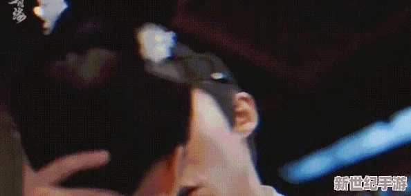 无遮挡男女激烈动态图引发网友热议，背后隐藏的真相让人难以置信！