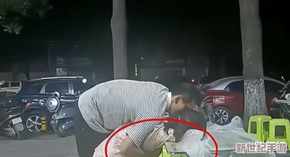强吻扒衣吻胸摸下面，惊现街头恶性事件，引发公众对安全问题的广泛关注与讨论！