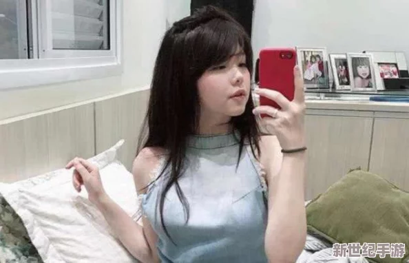 美女脱个精光直播免费，网友热议：这种现象背后隐藏着怎样的社会问题与心理需求？