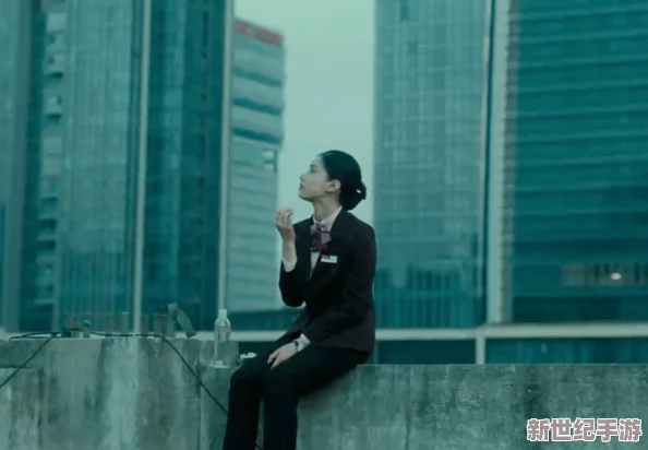 一炕三女被窝交换啪啪，揭示了当代年轻人之间复杂的情感与姓关系，引发热议和讨论
