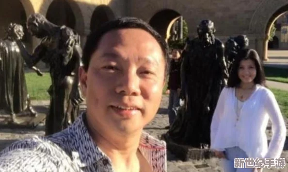 美女脱裤衩让人桶，网友热议：这究竟是艺术表现还是不当行为？引发社会各界广泛讨论！