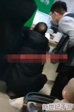 美女扒开尿口让男生玩，社交媒体热议：这背后隐藏着怎样的文化现象与性别观念？