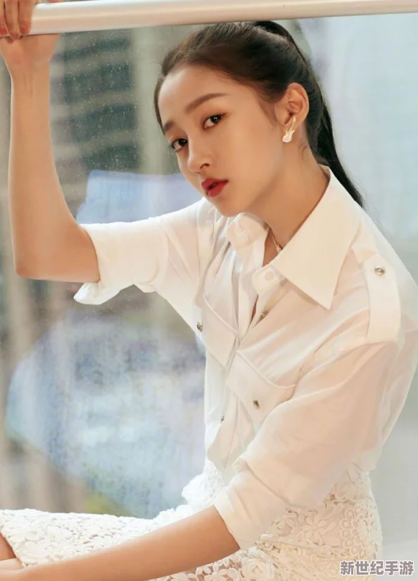姓感美女被艹，社交媒体热议背后故事，引发网友对女性形象与性别平等的深思与讨论