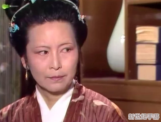丰裕满贯杨玉环：传闻她与当红小生秘密约会，背后竟隐藏着不为人知的爱情故事！