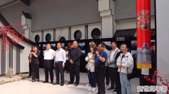 公园小树中老年交易图片：震撼曝光，隐藏在公园深处的秘密活动引发社会关注！