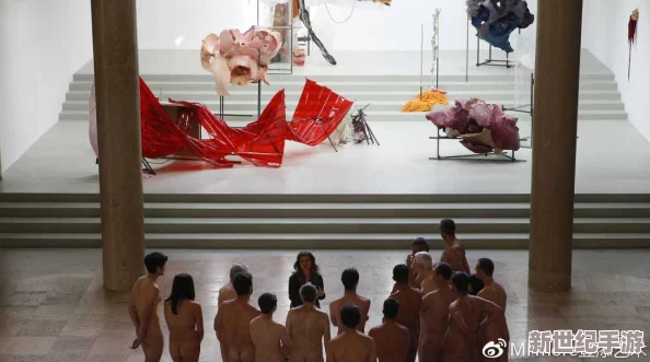 亚洲裸体大白屁股XXX：冲击视觉的震撼艺术展，引发社会热议与围观狂潮！