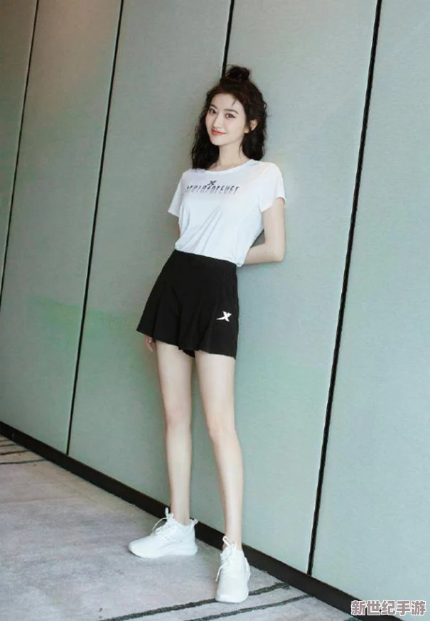白丝青春校花美女：校园内外的时尚风潮与青春活力，展现独特魅力与无限可能性！