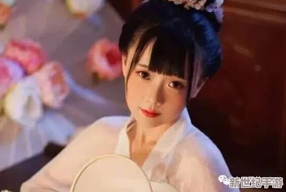 大少爷吸大胸丫鬟奶水视频引发热议，网友纷纷讨论其背后的故事与文化现象