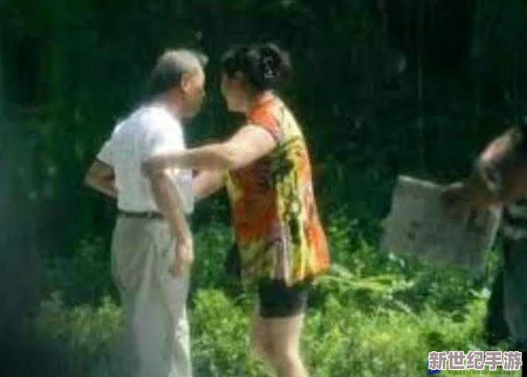 48岁阿姨山坡做皮肉生意，惊现背后不为人知的秘密与风险！