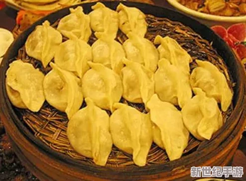 小洞饿了要吃东西，网友们纷纷分享美食推荐，助力小洞找到最爱的美味佳肴！