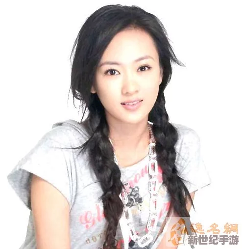 汤芳裸照事件持续发酵，相关讨论引发网友热议，社交媒体上评论不断，关注度居高不下