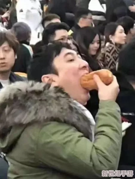 璜铯叼嗨片引发热议，网友狂欢讨论其背后的文化现象与社会影响，成为网络新宠！