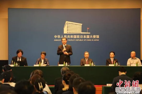 韩国换爱交换乱理伦片：最新动态揭示影片在国际市场的反响与观众评价，讨论其对社会文化的影响