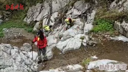 老妇人被困山中48小时后获救，志愿者和救援队共同努力成功营救她脱离险境