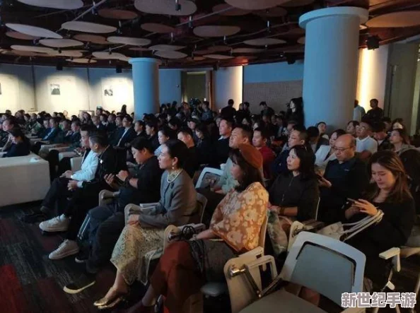 综州合另类：打破常规的艺术盛宴，挑战传统界限，引发观众热烈讨论与思考！