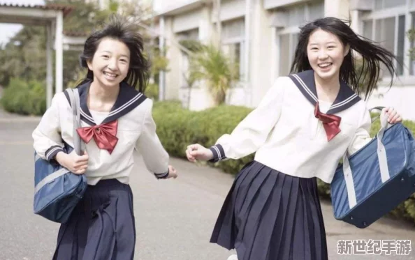 日本XXXⅩXXX泡妞老师被曝与多名学生暧昧关系，校园风波引发热议！