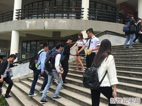 亚洲欧美日韩制服师生：校园内惊现神秘组织，师生关系引发热议与关注！