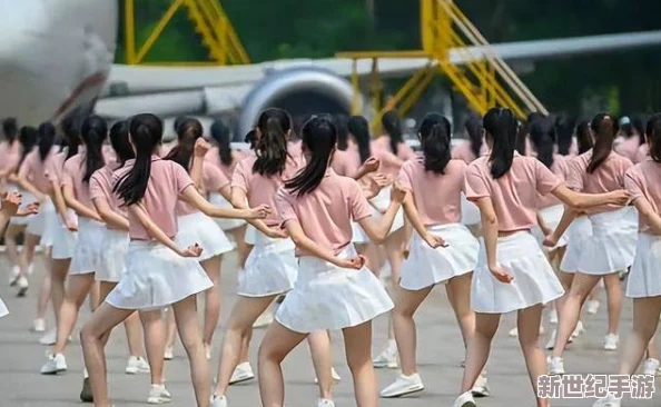 美女操男生：校园内外的性别互动引发热议，社交媒体上相关话题持续升温，网友们纷纷发表看法