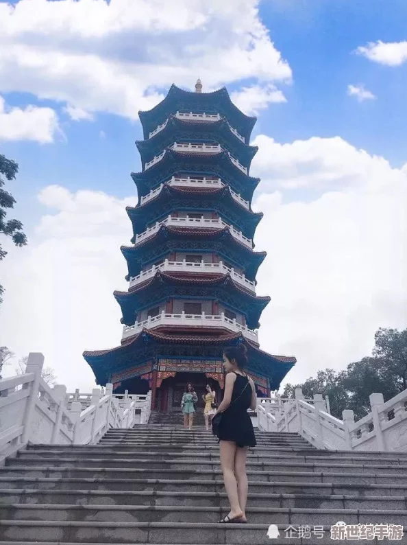 女人和女人互慰视频：最新动态显示该类内容在社交平台上引发热议，用户讨论其影响与社会接受度