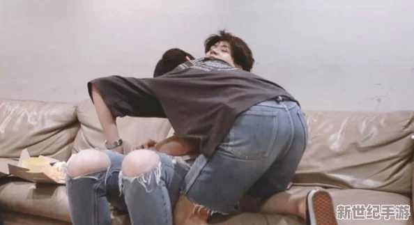 把腿抬高我要添你下面男男，近日在社交媒体上引发热议，网友们纷纷分享自己的看法和体验