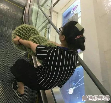 在下面塞跳蛋湿透了坐公交车高h，近日引发热议，网友纷纷讨论其背后的社会现象与心理因素
