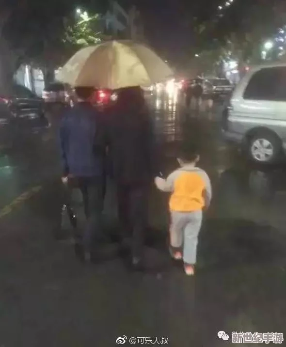 女同姓大尺度禁片引发热议，观众反响两极，部分国家对其上映进行限制，讨论性别与爱情的界限再度升温